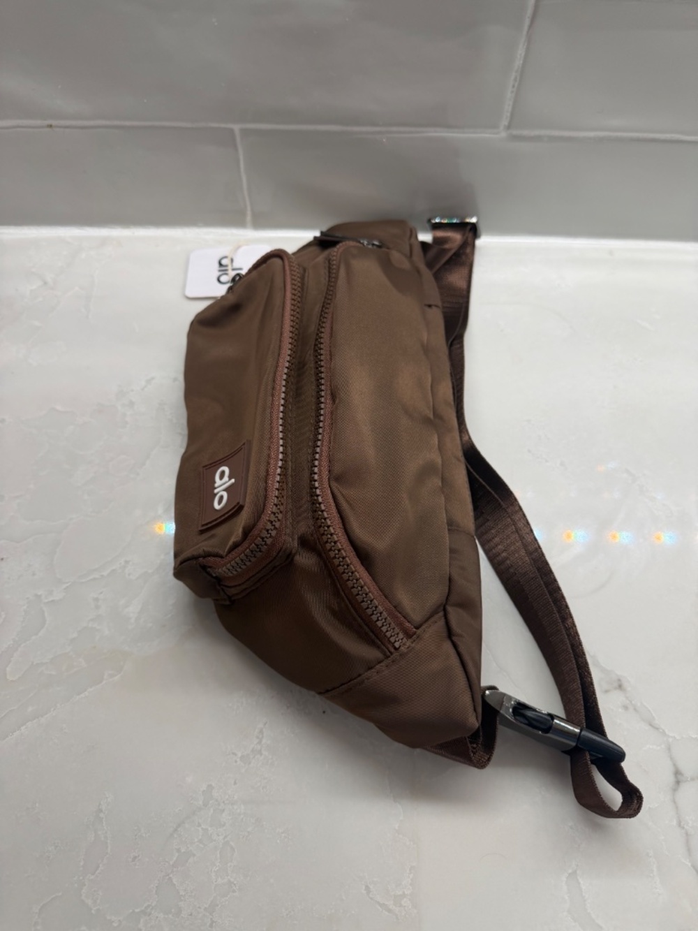 ALO Yoga Fanny Pack Brown - 3 Pockets - Picture 3 of 4